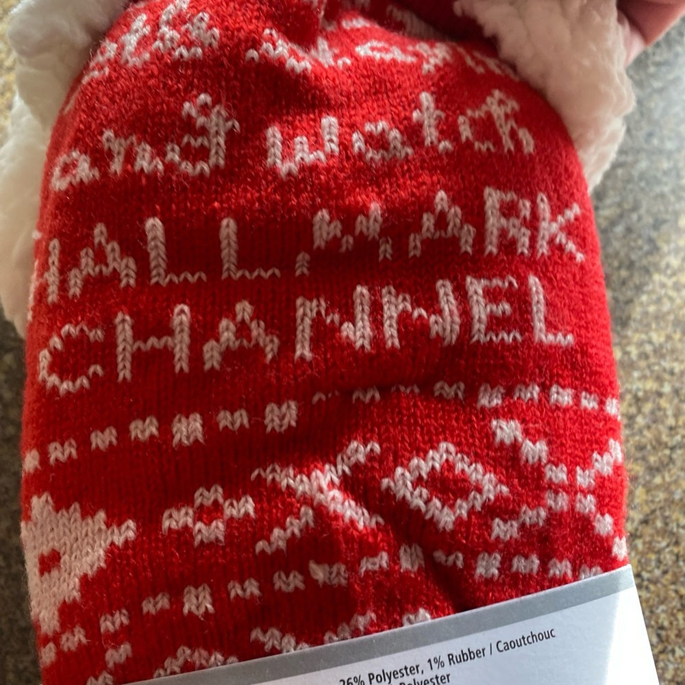 Hallmark Channel “Let’s Stay In & Watch” Slipper Socks Sherpa Lined Gripper NEW - Picture 3 of 3